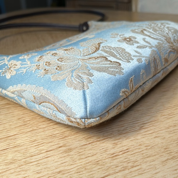 Uno Alla Volta Handmade Floral Brocade Handbag - Picture 4 of 10